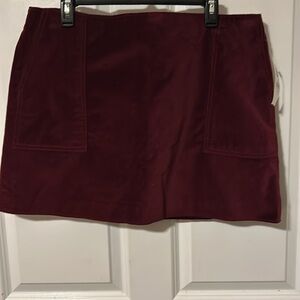 NWT Gap Women's Burgundy Velvet Skirt with Zipper & large front pockets size 16